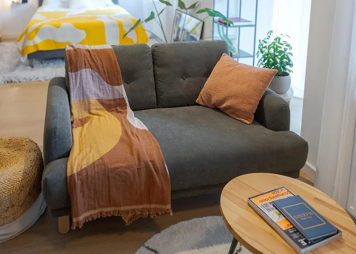 Bright And Cosy Flat Near The River